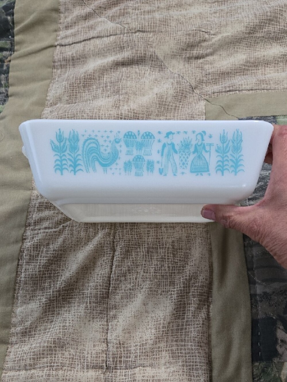 PYREX Turquoise Amish Harvest Milk Glass 1 1/2 Quart - Picture 7 of 8